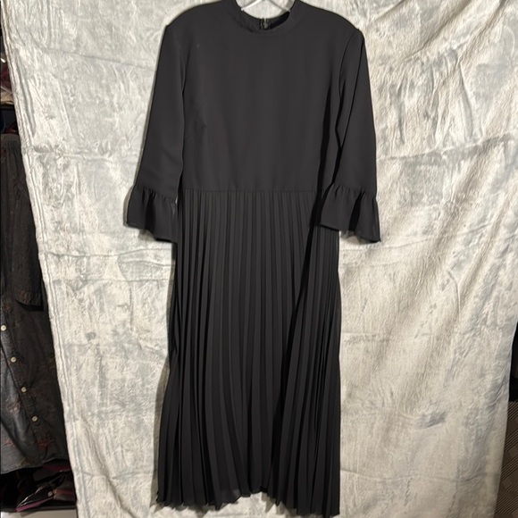 Black Pleated Dress Downeaster women’s size medium  3/4 ruffle sleeves - Picture 1 of 10